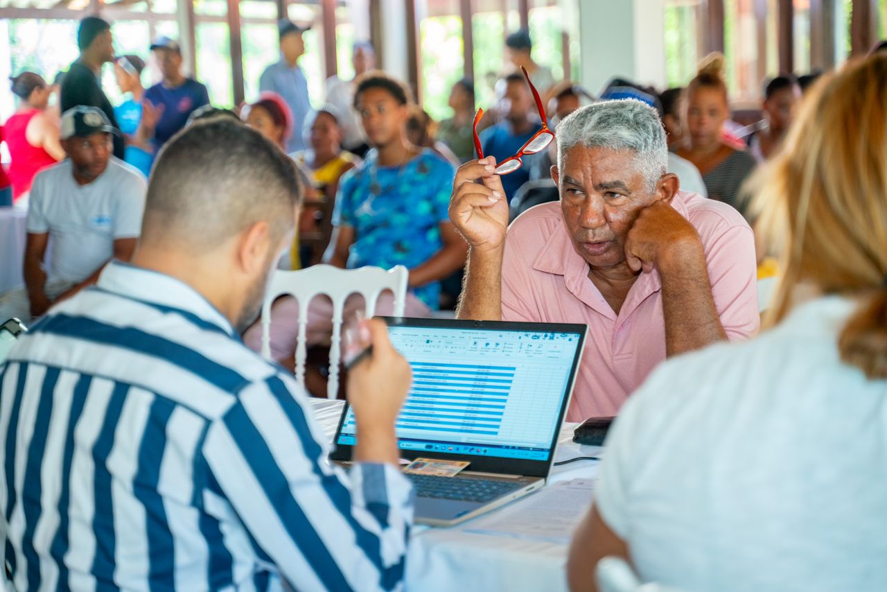 Plan Familia Feliz realiza feria de captación en Río San Juan; más de 500 personas solicitaron viviendas