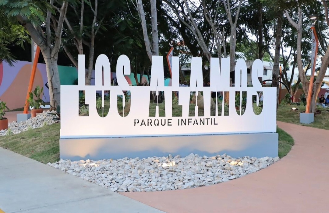 Alcalde Abel Martínez hizo entrega de un bello parque infantil en Los Álamos