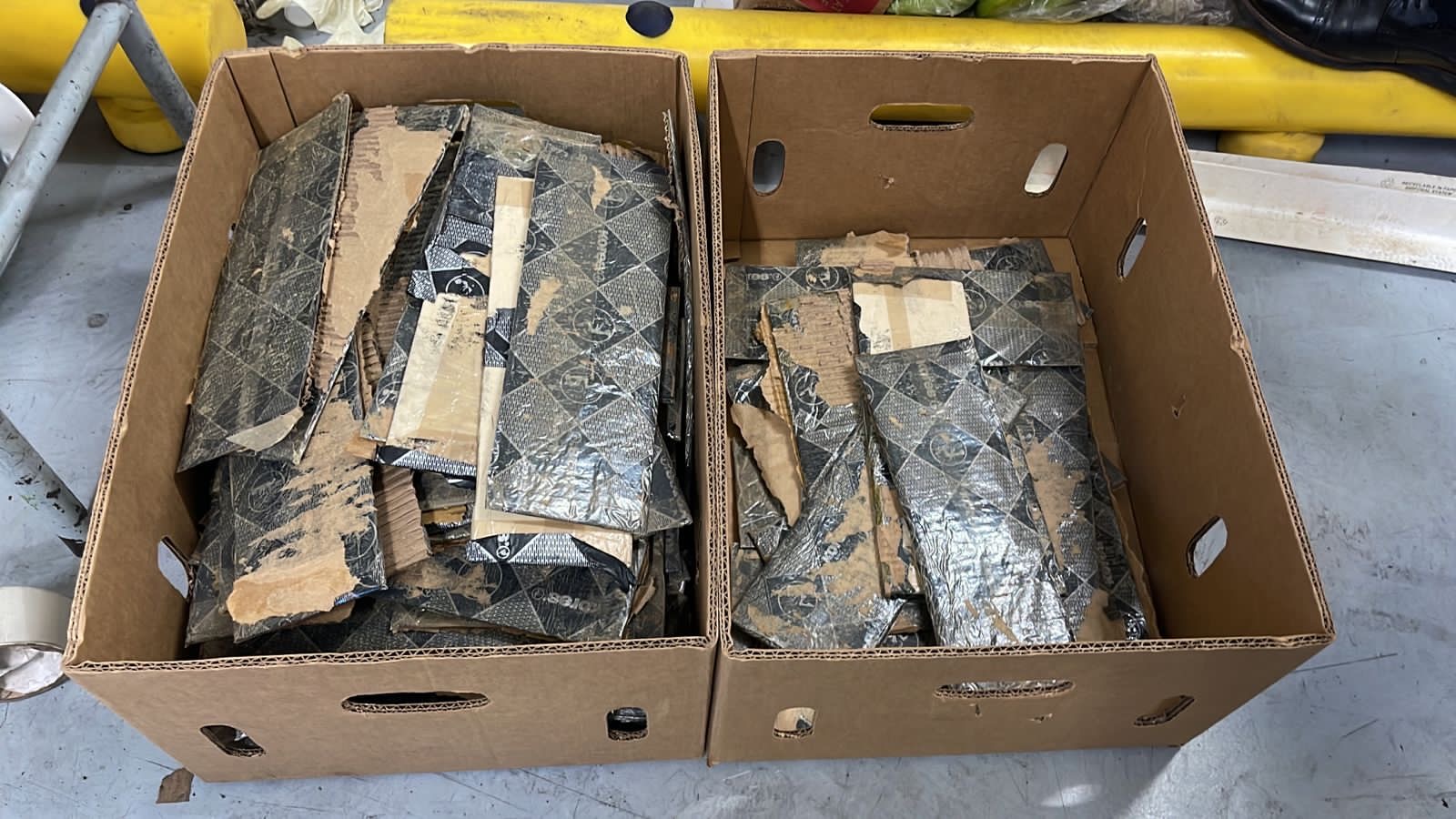 OCUPAN EN CAUCEDO 97 LÁMINAS PRESUMIBLEMENTE COCAÍNA CAMUFLADAS EN CAJAS DE BANANOS