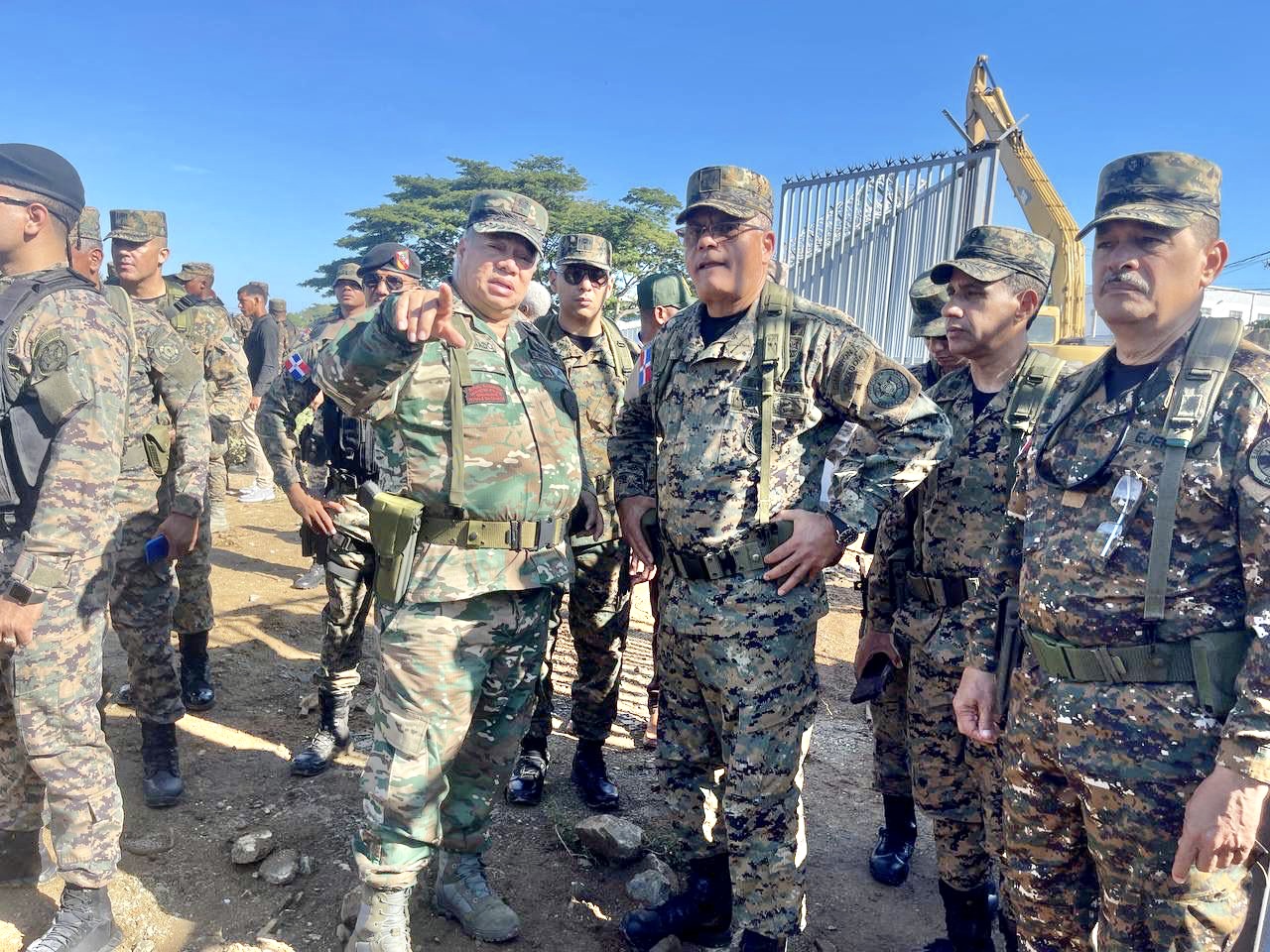 Comandante General del Ejército realiza recorrido de inspección por la zona fronteriza
