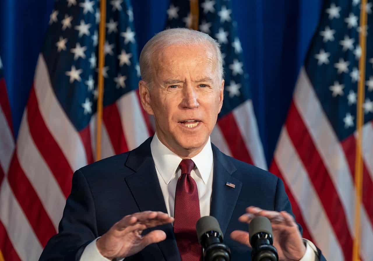 Biden Prepara Orden Ejecutiva para Promover el Uso Seguro de la Inteligencia Artificial