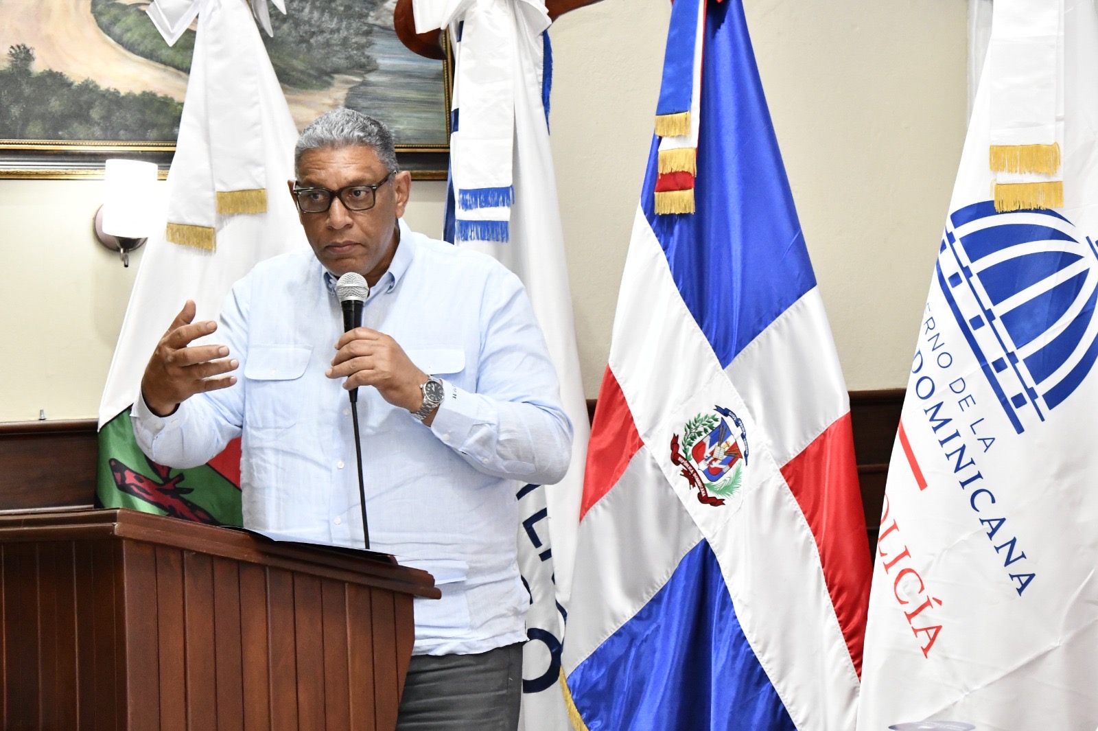 Interior y Policía lamenta partidos incidenten registro biométrico a extranjeros