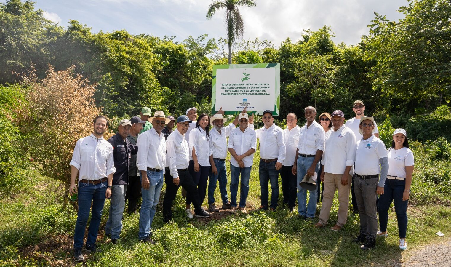 ETED RESTAURA ÁREA PROTEGIDA DE LOMA ISABEL DE TORRES CON MÁS DE 800 PLANTAS DE DIVERSAS ESPECIES QUE DEVOLVERÁN EL ESPLENDOR A ESE ATRACTIVO PULMÓN ECOLÓGICO Y TURÍSTICO