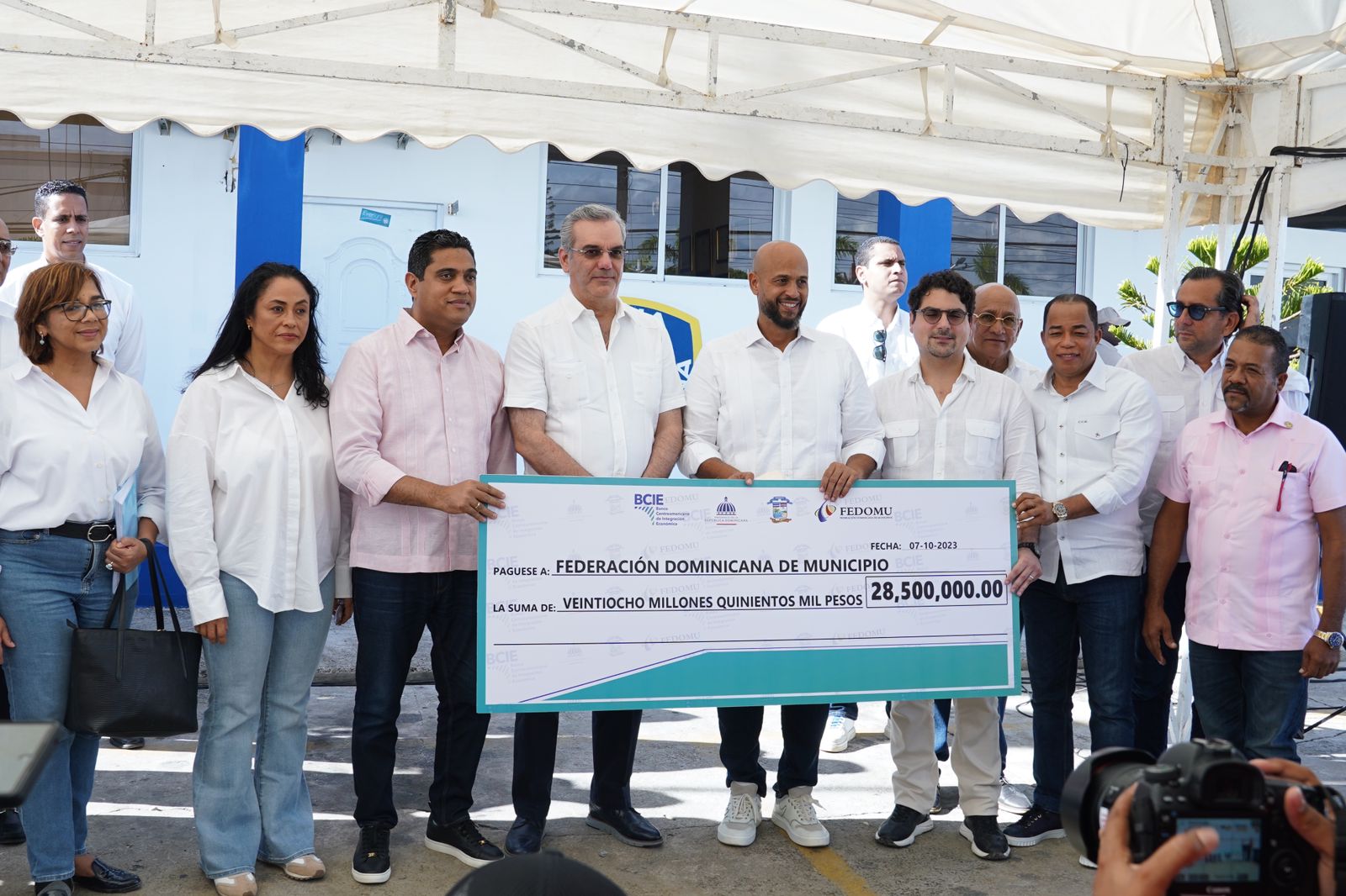 BCIE dona US$500 mil a Fedomu para apoyar víctimas de tormenta Franklin en Nagua