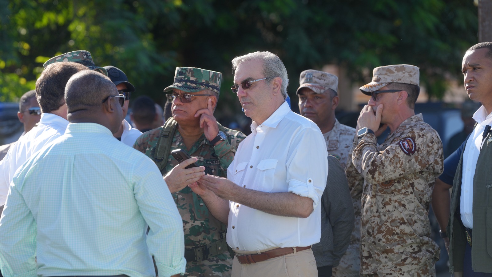(Video) Presidente Abinader visita sorpresivamente la frontera esta mañana