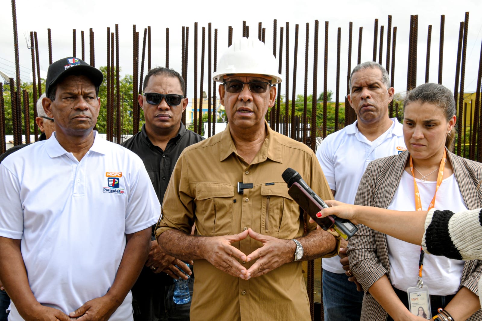 Deligne Ascención afirma avanzan trabajos de construcción parqueo Centro de los Héroes