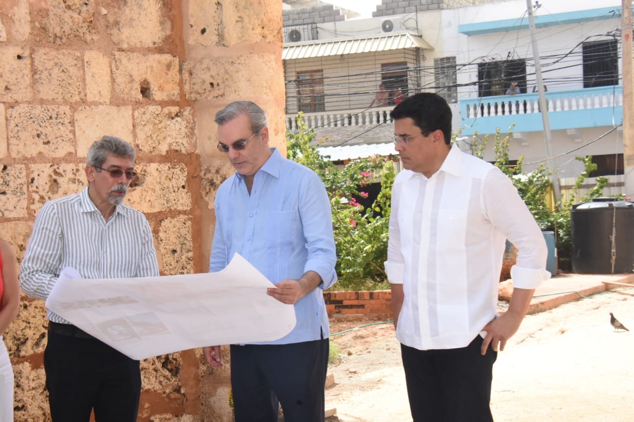 Presidente Abinader y ministro Collado recorren Ciudad Colonial y destacan su atracción turística