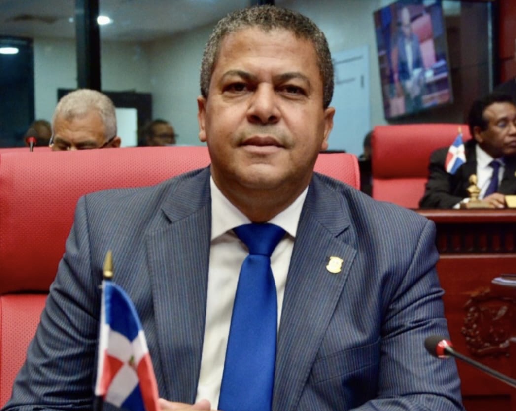 Senador Eddy Nolasco solicita construcción presa sobre rio Amina