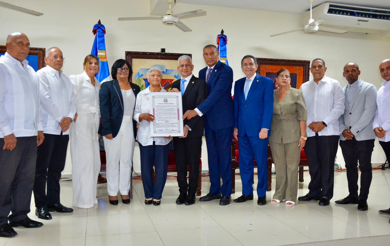 Senado reconoce varias personalidades de El Seibo en sesión histórica