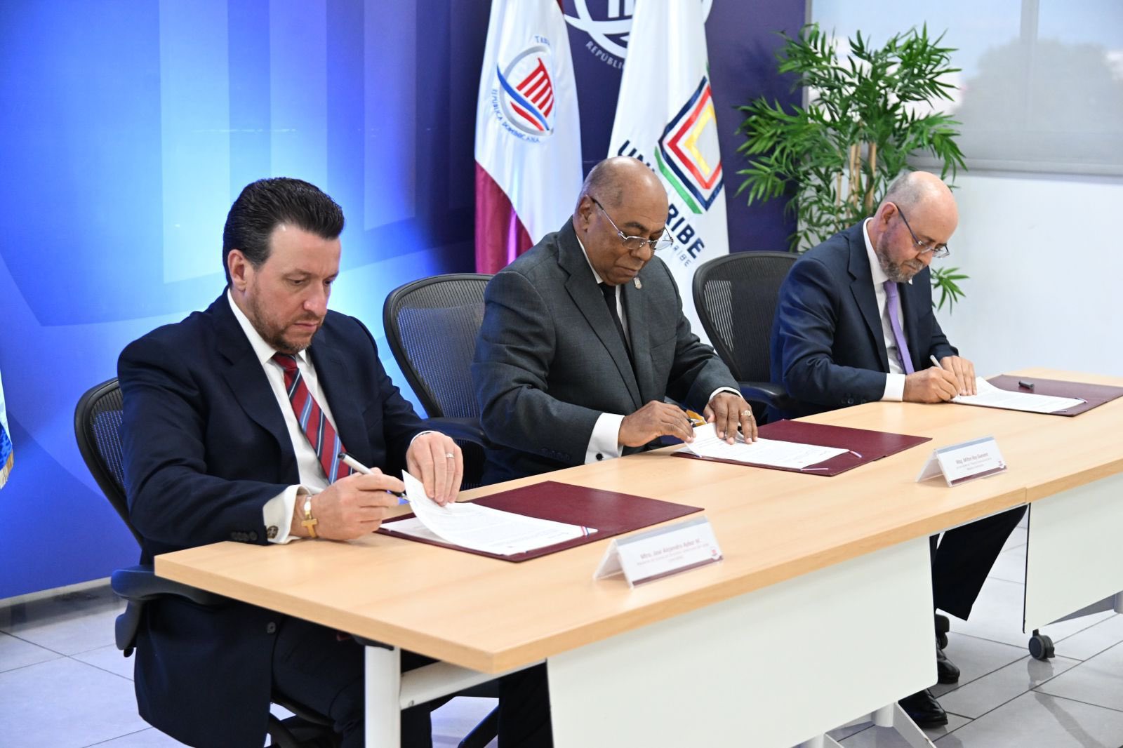 TC y Unicaribe suscriben convenio de cooperación interinstitucional