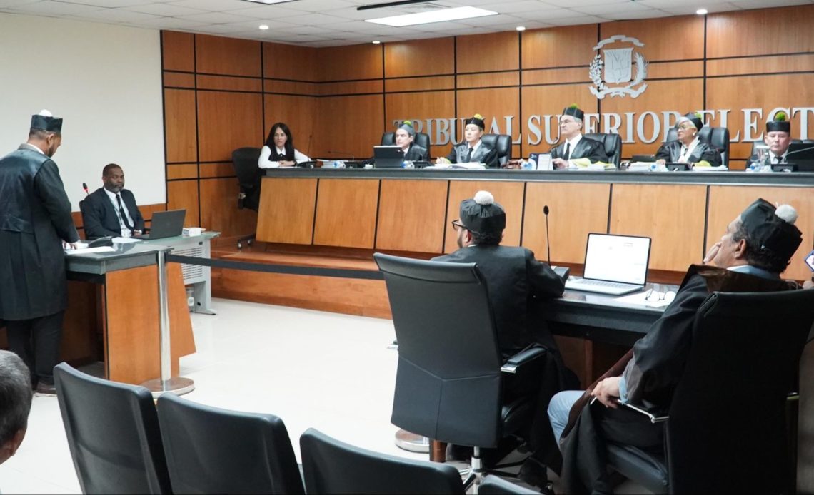 TSE aplaza la emisión de tres fallos en procesos relacionados con PRM y JCE