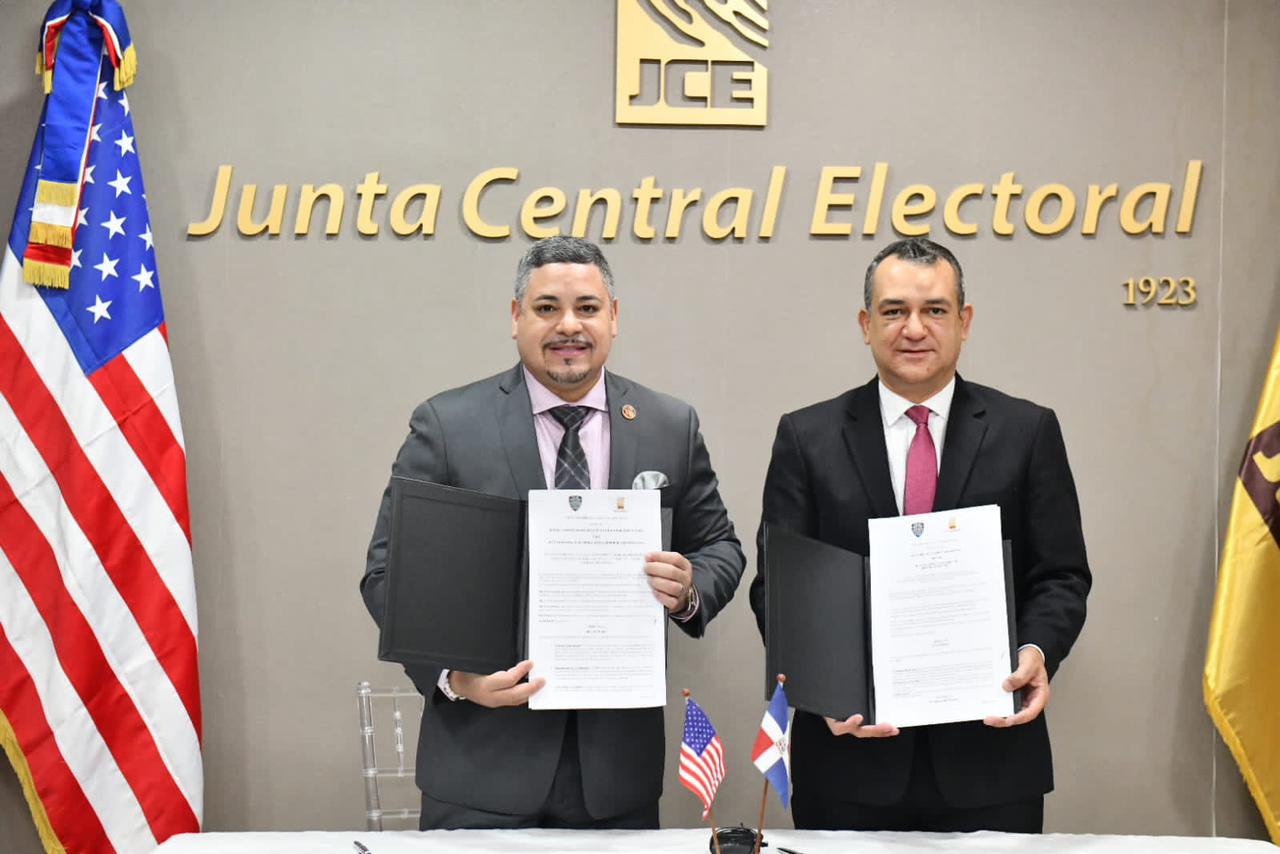Junta Central Electoral firma acuerdo con el Departamento de la Policía de Nueva York