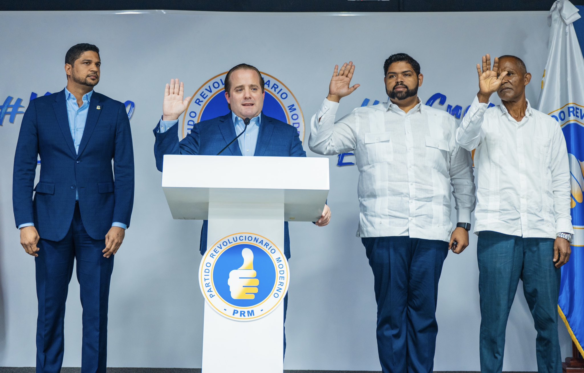 Diputado Eddy Montás se juramenta en el PRM