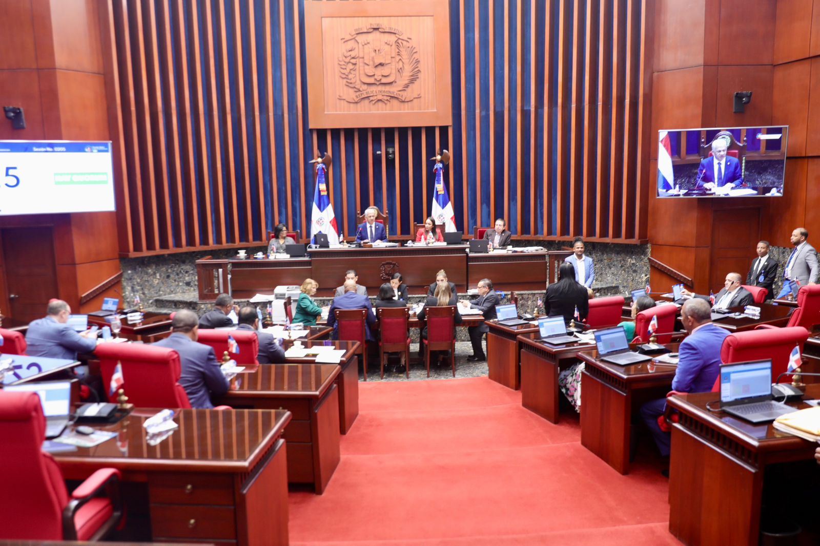 Senado convierte en ley Presupuesto General del Estado; también aprueba contrato de Aerodom