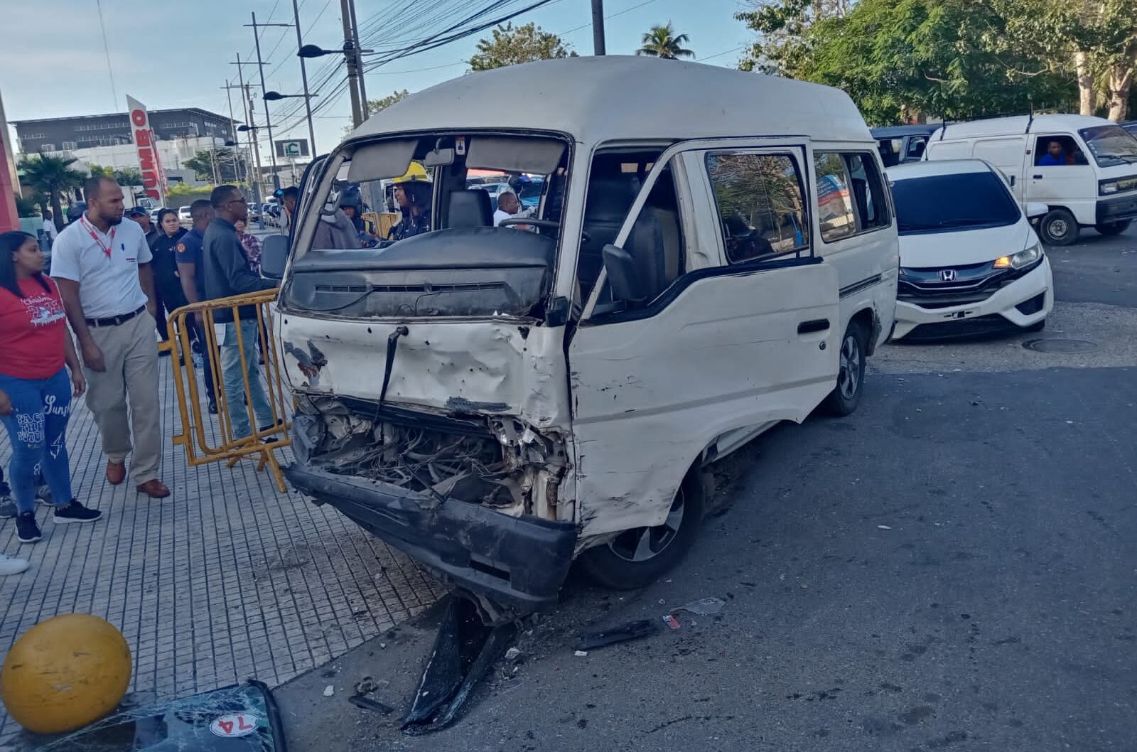 9-1-1 coordina la asistencia en accidente de tránsito en la avenida Luperón