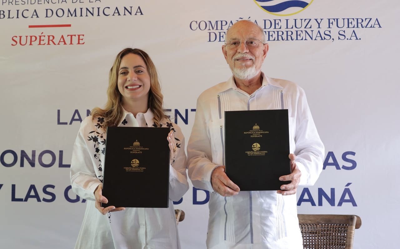 El Programa Supérate y la Distribuidora Luz y Fuerza llevarán BonoLuz a familias de Las Terrenas y Las Galeras