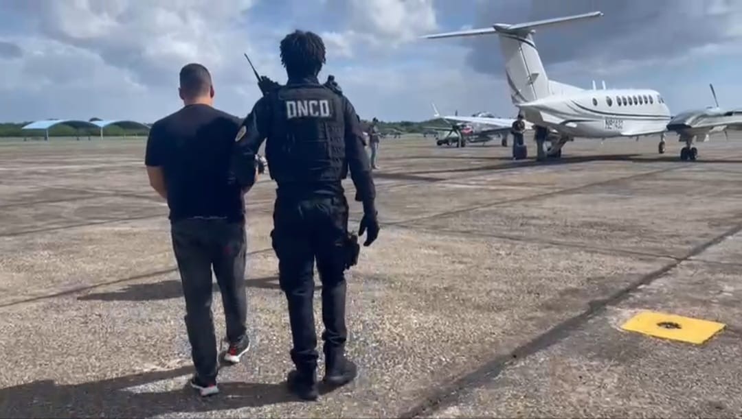 RD entrega a estados unidos dominicano acusado de tráfico internacional de drogas
