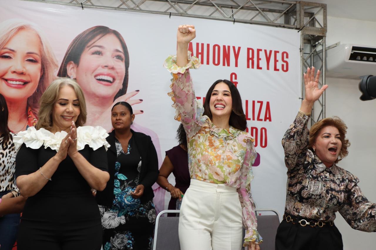 Nahiony Reyes llama a la mujer dominicana a ser parte activa de la transformación que merece RD