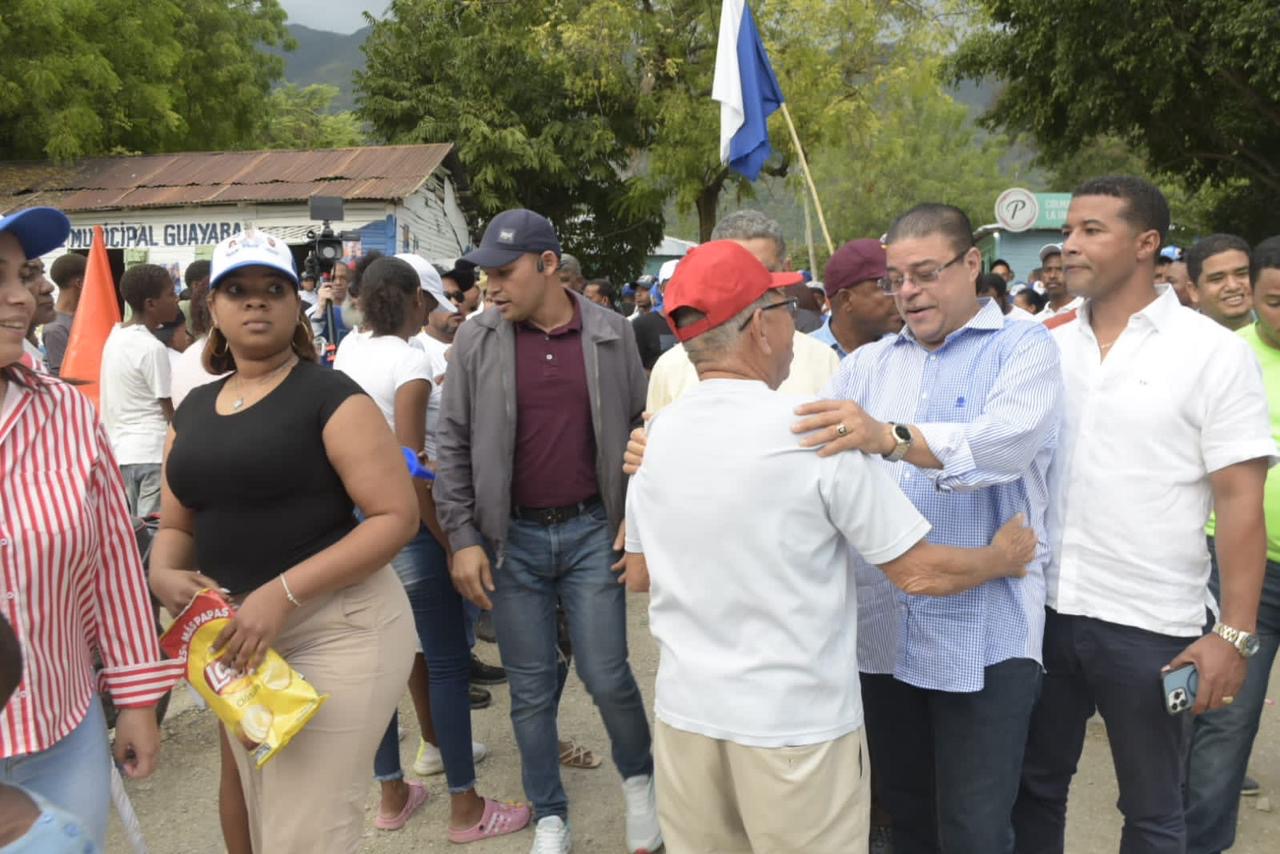 Camacho toma juramento en el PRM a exdirigentes peledeístas de la provincia Independencia