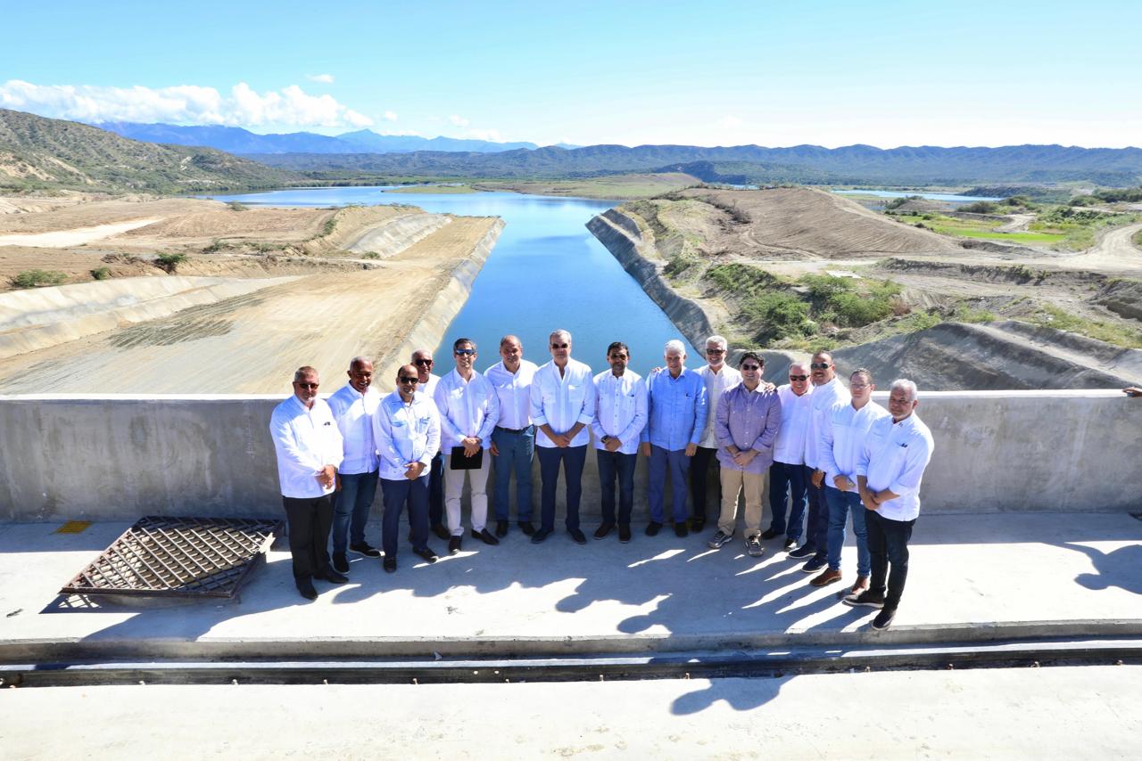 Presidente Abinader inaugura embalse de la presa Montegrande para garantizar agua a la Región Sur