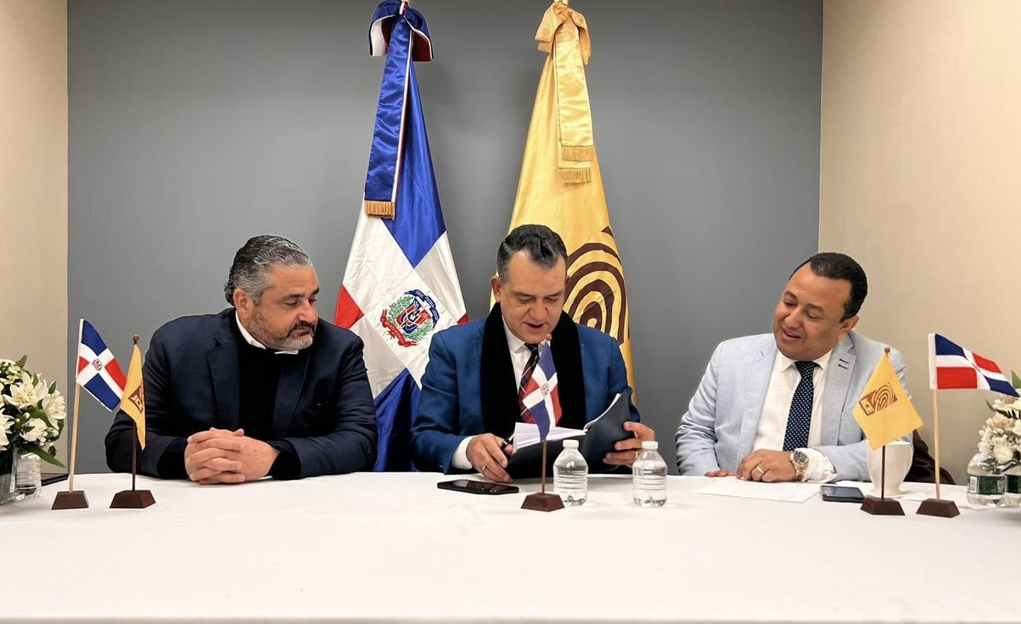 Presidente de la JCE: cifra del padrón dominicano en el exterior asciende a 870 mil empadronados