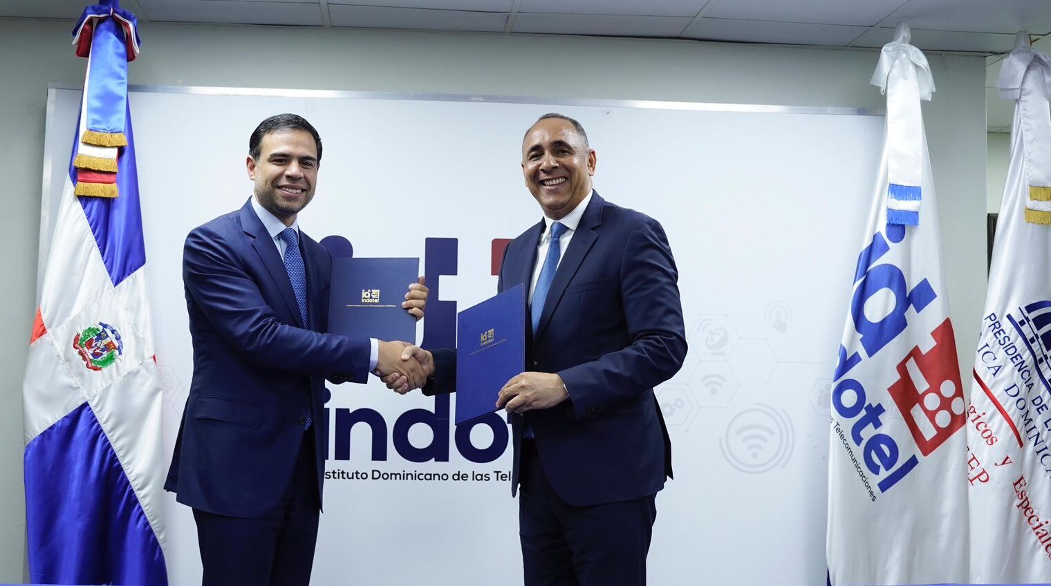 Indotel y Propeep firman acuerdo para facilitar creación de Centro de Innovación Cultural en San Cristóbal