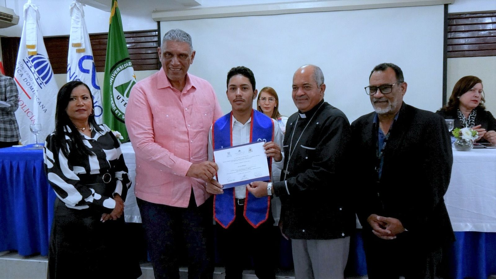Programa  gradúa a 146 líderes, que resolvieron 66 casos antes de egresar