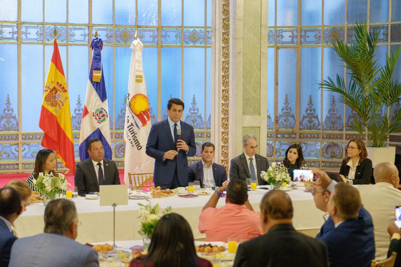 Cierra con nuevas inversiones por más de 3 mil millones de dólares y 9 mil nuevas habitaciones