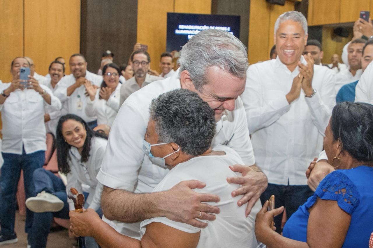 Presidente Abinader inaugurará 8 obras, entregará 800 títulos de propiedad y nuevos apartamentos este fin de semana