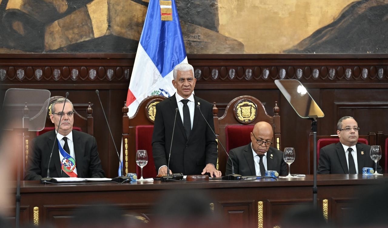 Presidente del Senado destaca labor del Poder Legislativo y reitera compromiso con la democracia