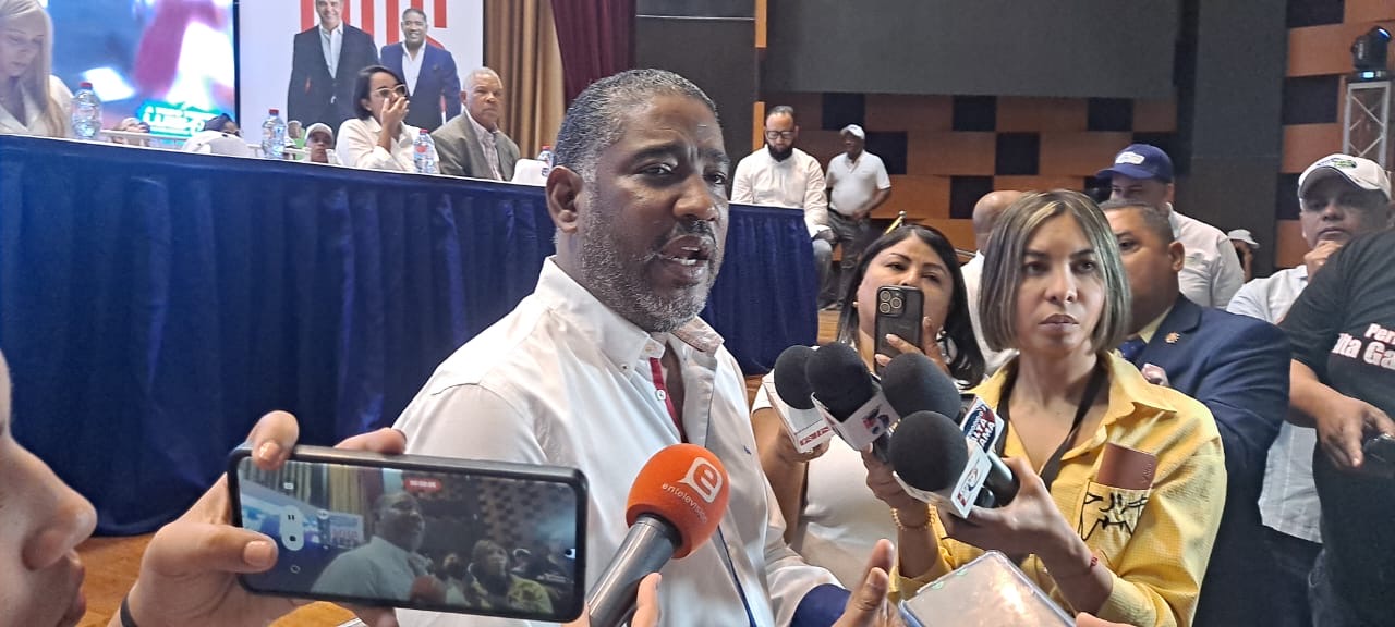 Presentan plataforma “A Todo Terreno Luis 4X4 MÁS” en apoyo a reelección del presidente Abinader