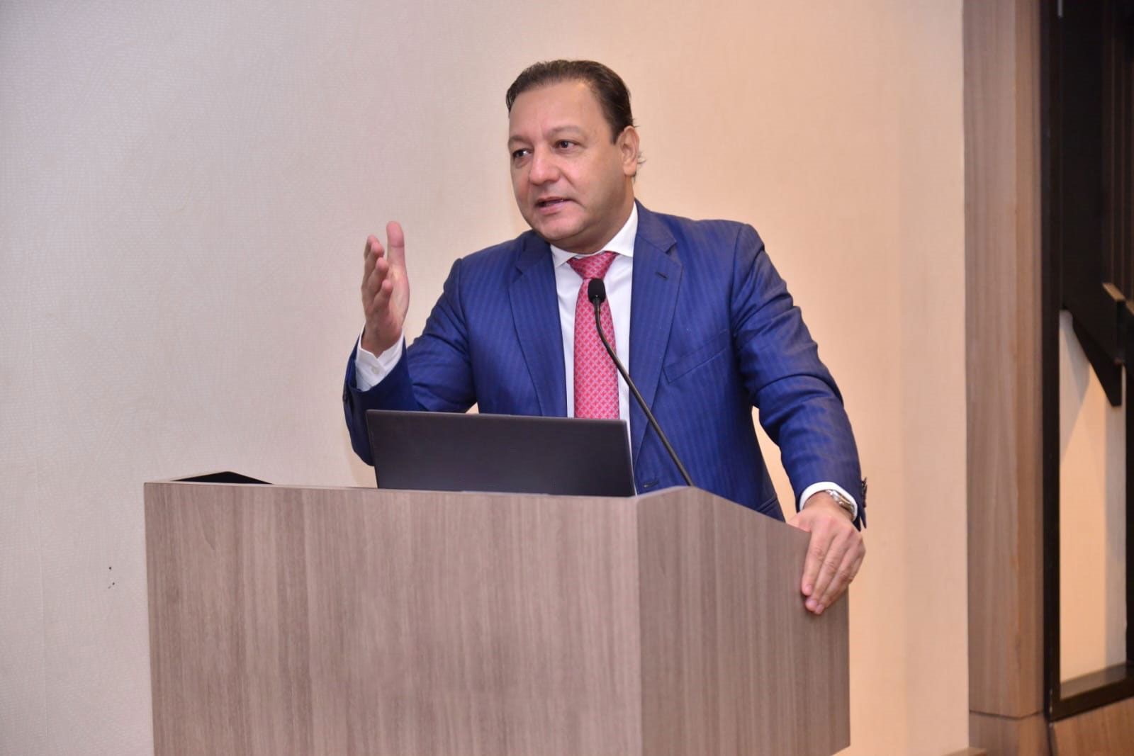 Abel Martínez dice el consenso se busca antes de aprobar leyes, no después; pide eliminar Ley del DNI