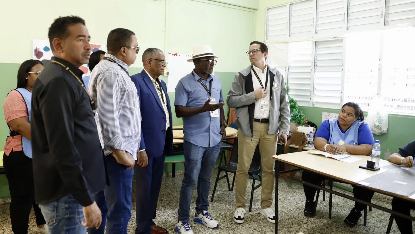 Venancio Alcántara destaca civismo y armonía en que transcurren las votaciones