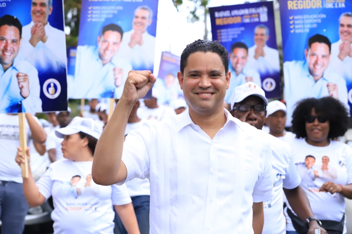 Amador Figaris reitera a los capitaleños “llenar las urnas por amor a Santo Domingo”
