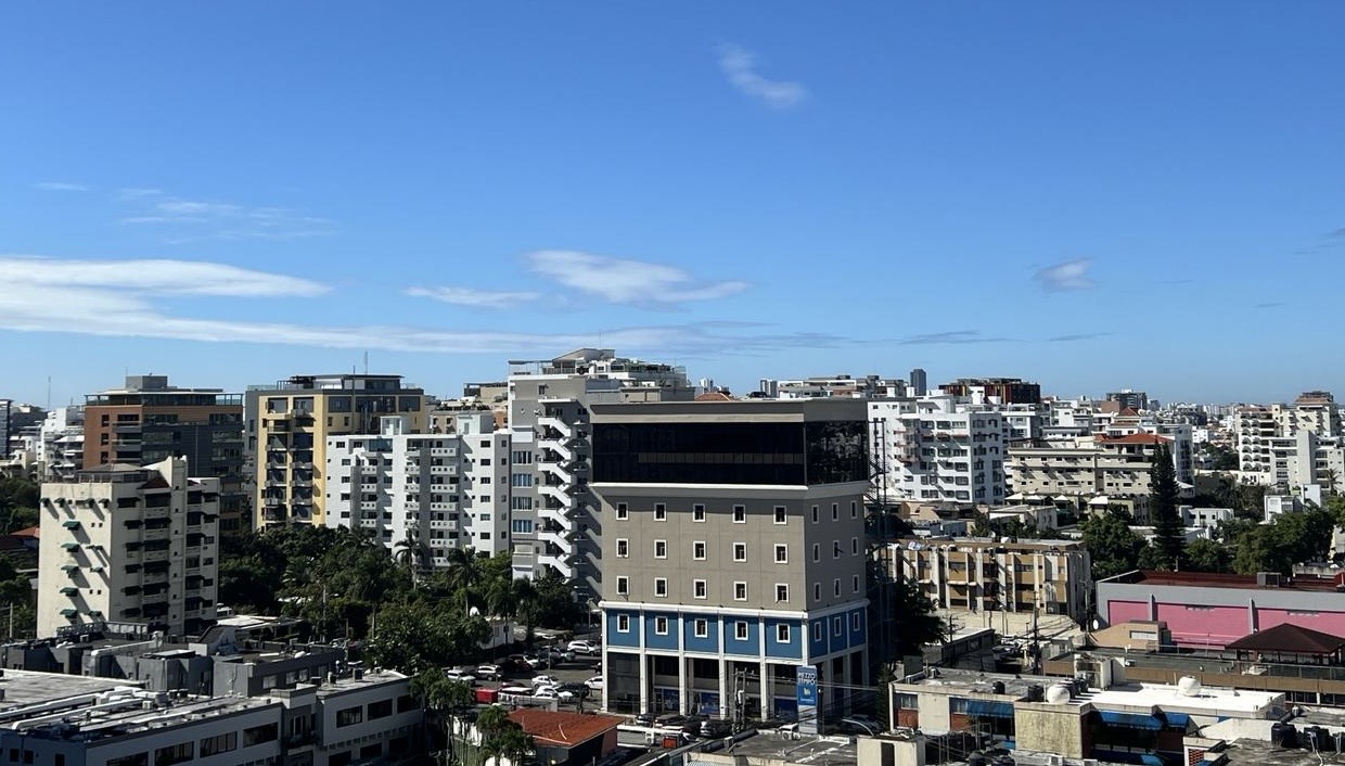 Mejora el clima: soleado con aumento de temperatura y oleaje comenzando a mejorar