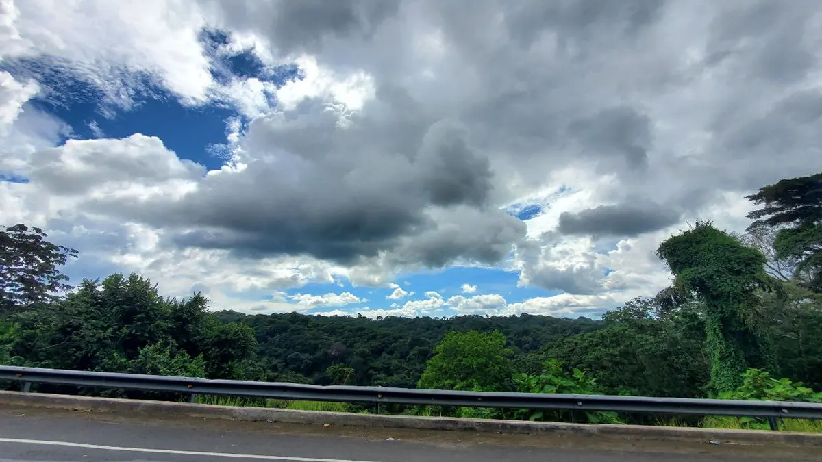 Vaguada frontal se aleja del país. Disminuirán las precipitaciones en intensidad y frecuencia