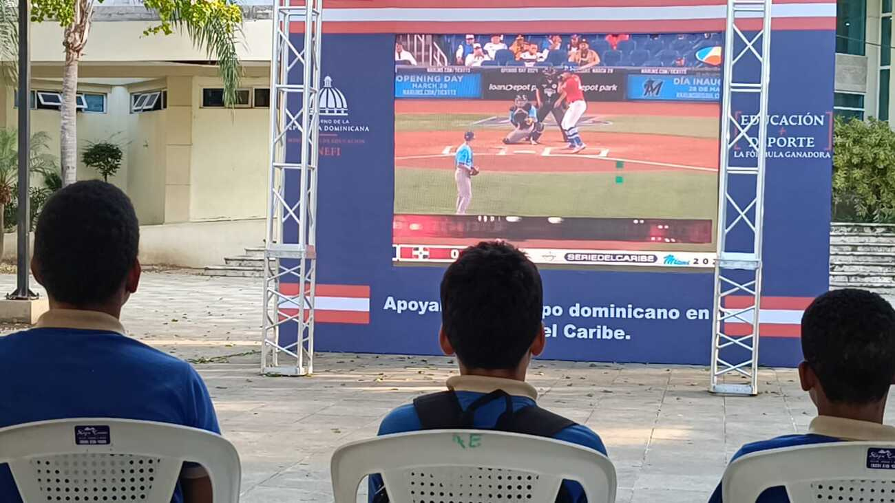 Inefi lleva en pantallas gigantes la Serie del Caribe a centros educativos del Distrito Nacional