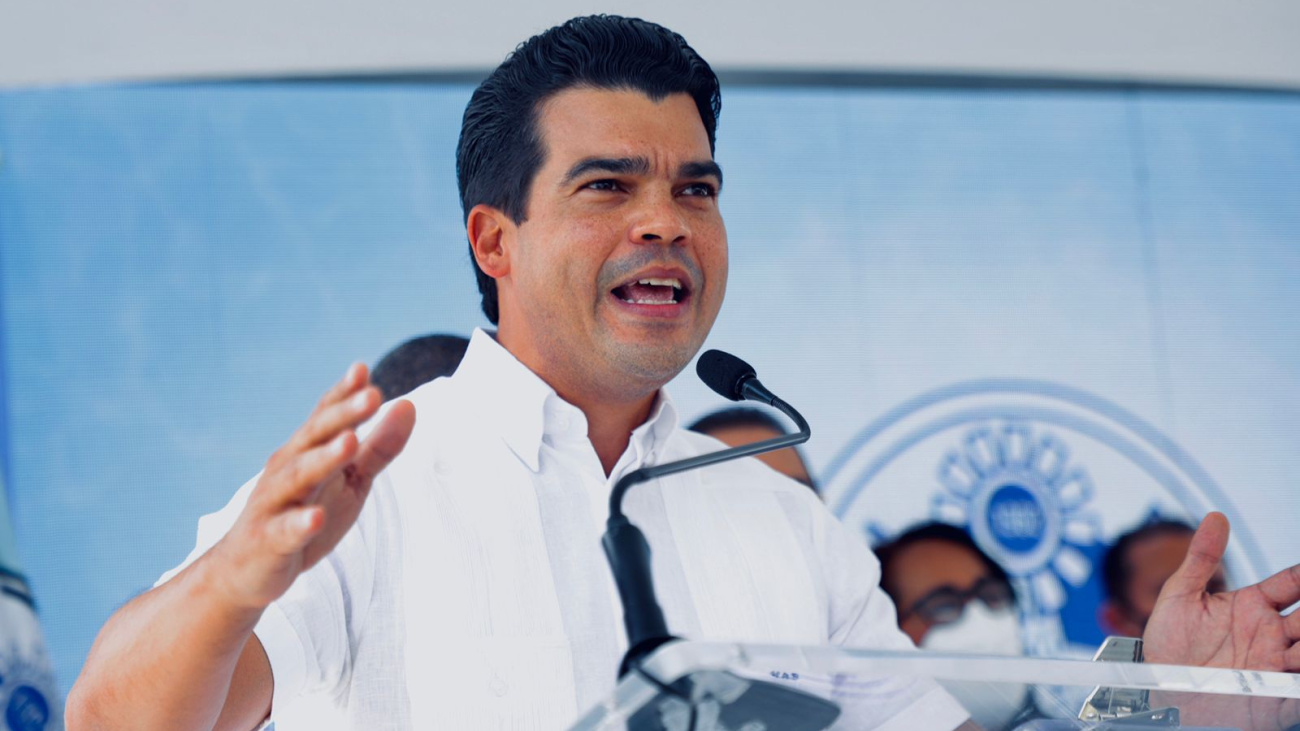 Wellington Arnaud supervisa trabajos construcción acueducto de Villa Altagracia, San Cristóbal; beneficiará a más de 100,000 personas