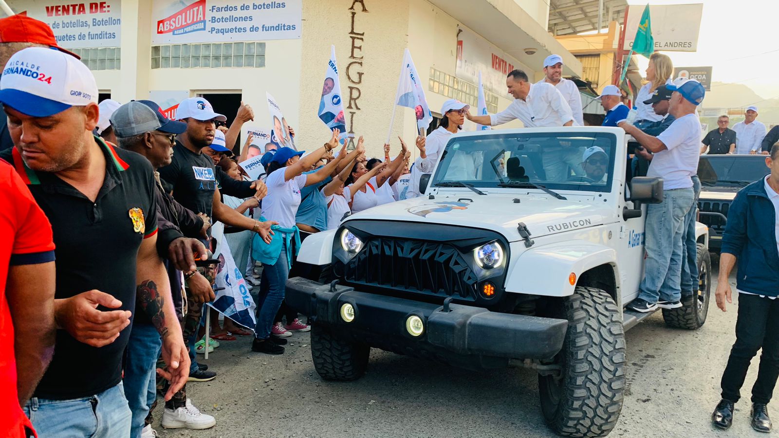 Fernando Castillo, candidato a la alcaldía por el PRM, culmina campaña en San José de Ocoa con amplio respaldo popular