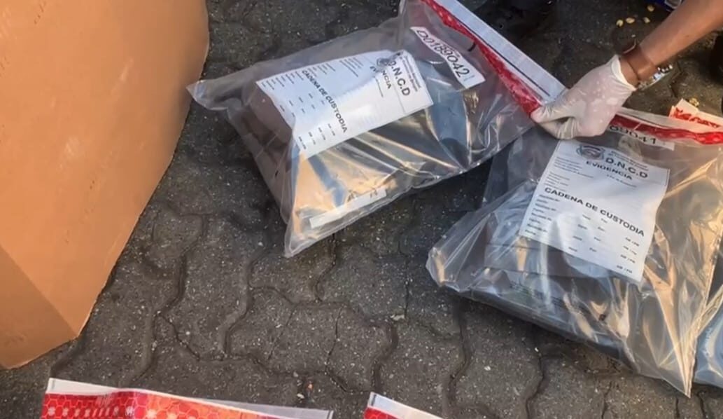 (Video) En Puerto Haina: incautan 19 paquetes de marihuana camuflados en tanque de comida