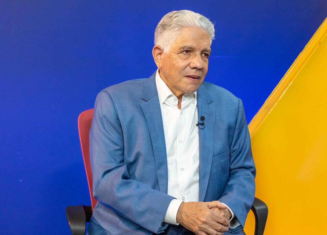 Eduardo Estrella asegura que a la oposición “se le hizo tarde para ablandar habichuelas”