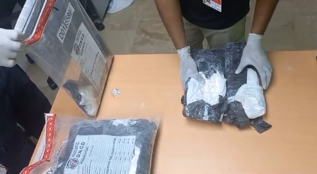 Incautan seis paquetes presumiblemente cocaína en aeropuerto de Punta Cana