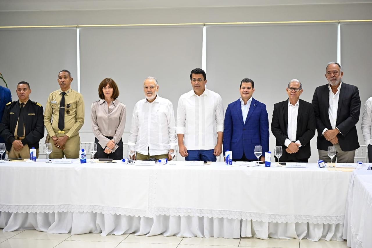 Gabinete de Lucha contra el Sargazo busca fórmulas para solucionar el problema