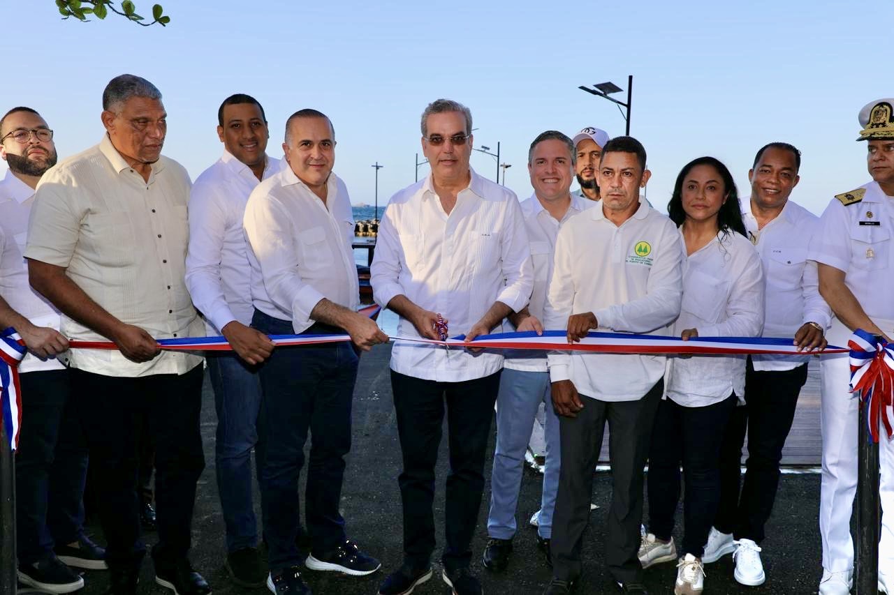 Presidente Abinader inaugura muelles pesqueros de Río San Juan y Cabrera, en María Trinidad Sánchez