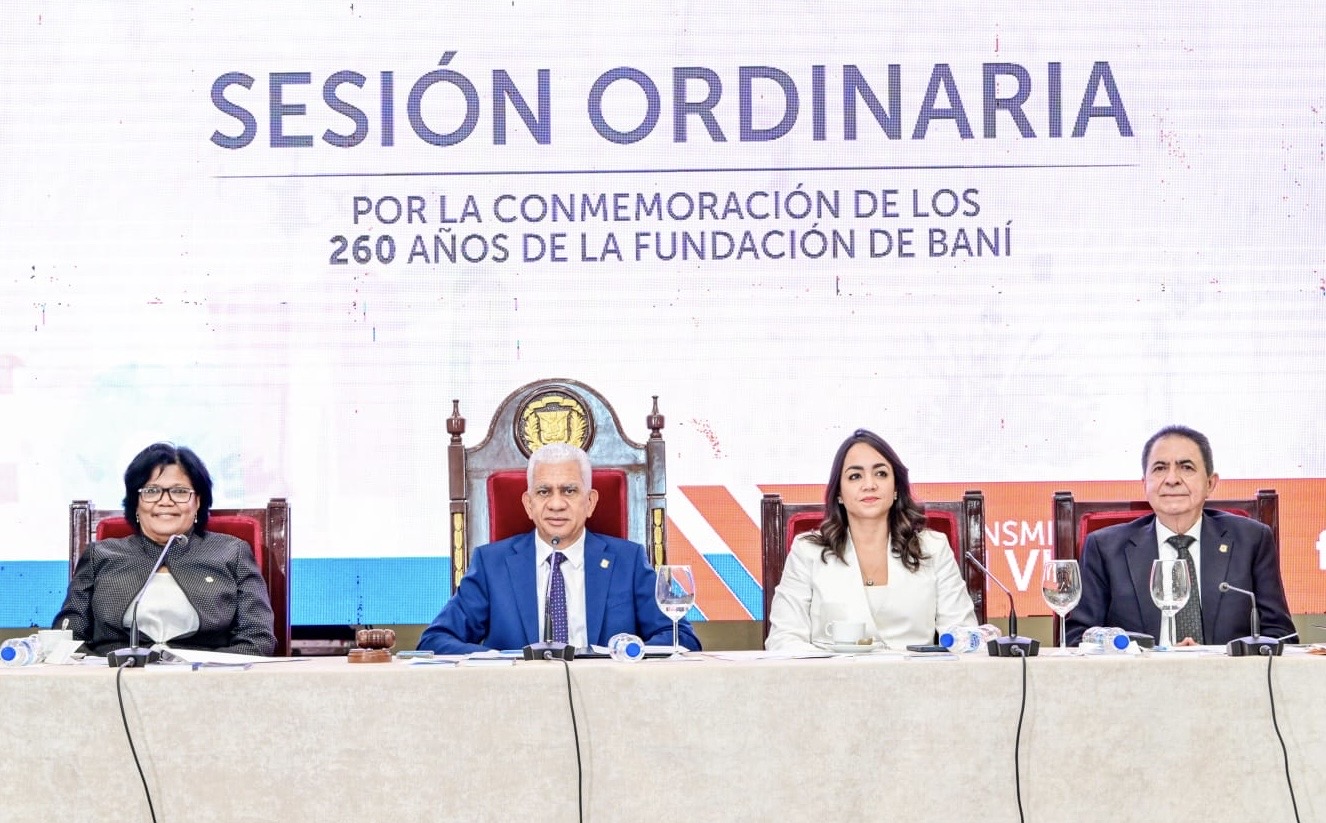 Senado sesiona en Baní por 260 aniversarios de su fundación y aprueba proyecto crea Teletrabajo en RD