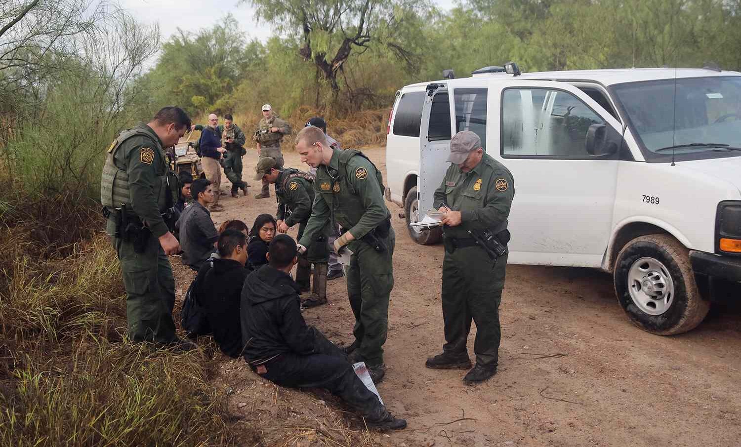 La Corte de Apelaciones del 5° Circuito bloquea de nuevo la ley migratoria SB4 de Texas, que permite arrestar a inmigrantes, tras fallo de la Corte Suprema