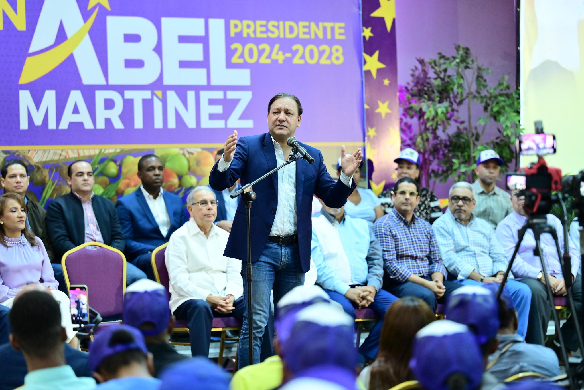 Abel Martínez promete US$500 millones para tecnología agropecuaria; llama a realizar cruzada por el rescate del campo