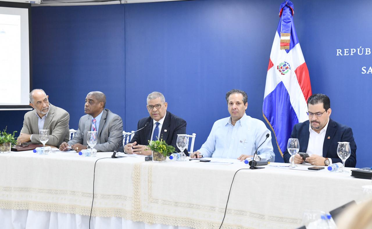Ministro de Salud: reforma del sector salud persigue eficientar servicios en beneficio de la población