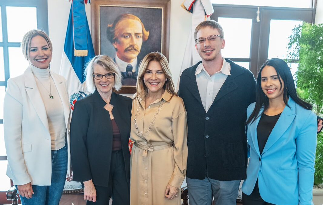 Representantes del Centro Carter realizan visita a Santo Domingo para impulsar proyectos en favor de las mujeres