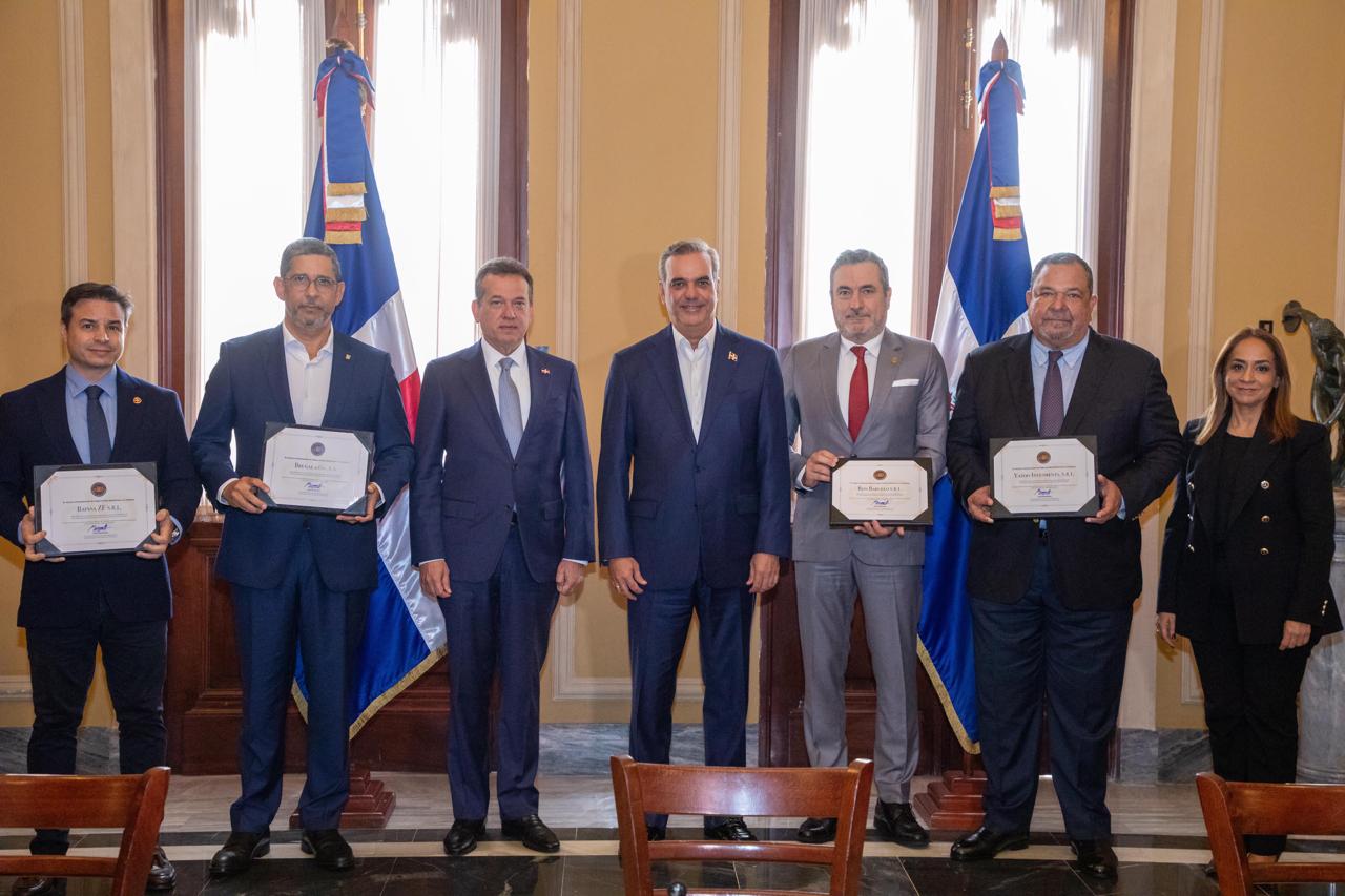 Industrias reciben oficialmente la Denominación de Origen Ron Dominicano